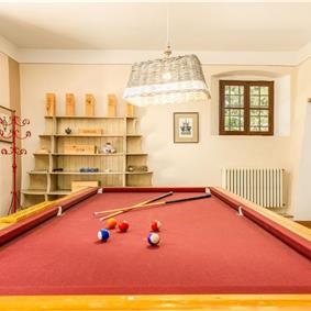 8 Bedroom Villa with Pool near Certaldo, Tuscany, Sleeps 14 - 15